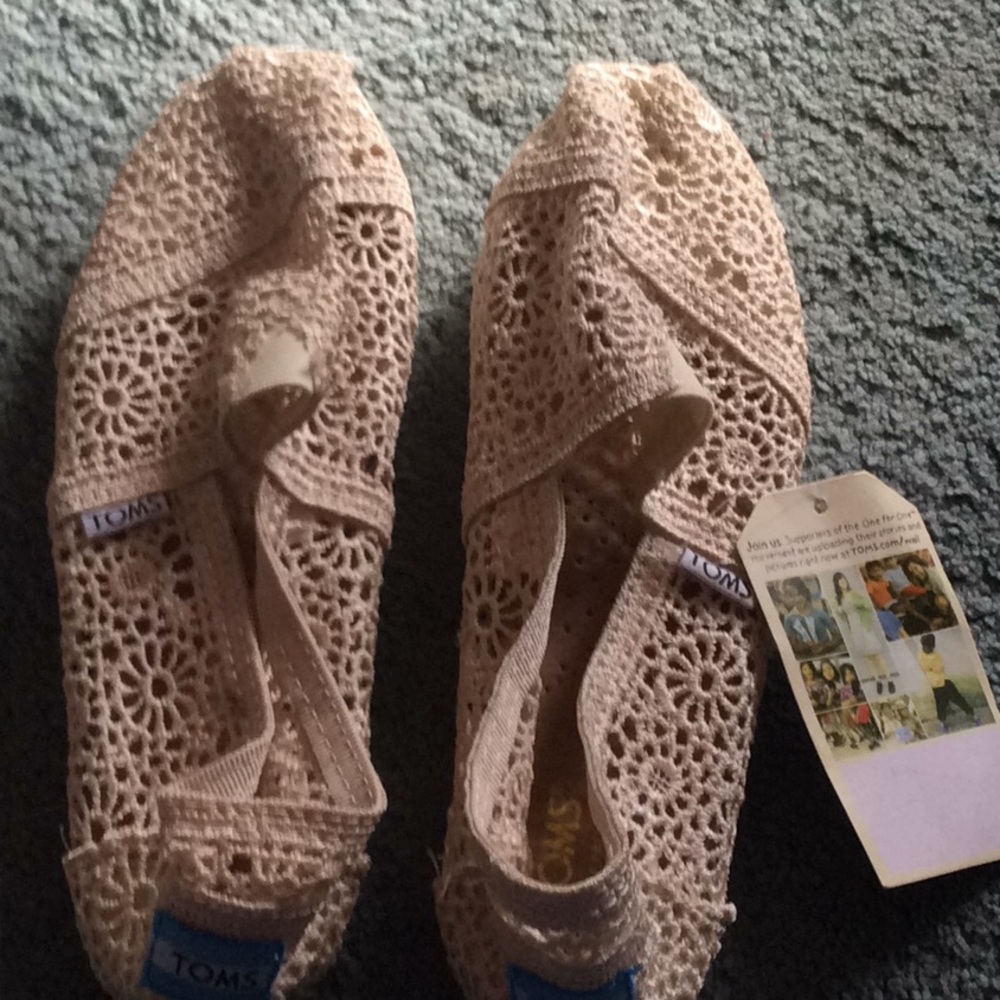 Toms size 8